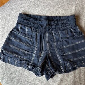 Athleta Pull On Shorts